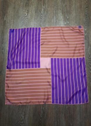 Jacgmar шовковистий брендовий платок , обшитий вручну