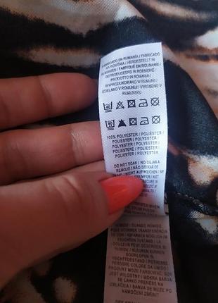 Трендовое эффектное длинное платье в бельевом стиле на тонких бретельках6 фото