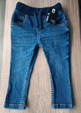 Джинсы tu на возраст 9-12 мес.на рост 74-80 см. новые с биркой.