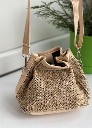 Літня сумочка крос-брді на ремінці з брелком5 фото