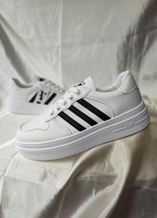 Стильні білі кросівки, весняне взуття для дівчини, для підлітка1 фото