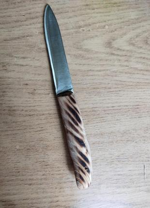 Нож с деревянной ручкой