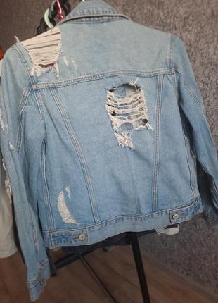 Джинсовая куртка с порваностями рваная джинсовка4 фото