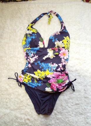 Купальник сдельный с утяжкой  размер 14