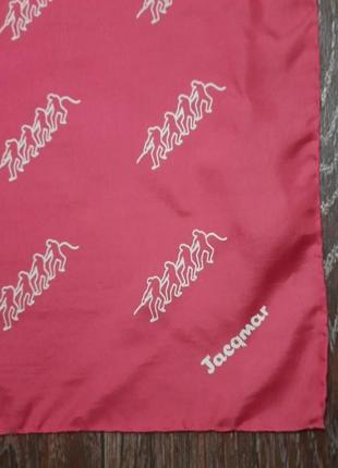 Jacgmar брендовый шелковистый платок с интересным рисунком, обшитый вручную