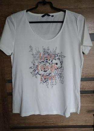 Легенька  літня футболка