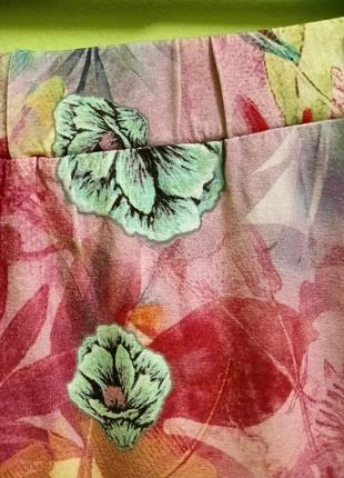 Юбка летняя весенняя с цветами цветочная трикотажная с шлицей3 фото