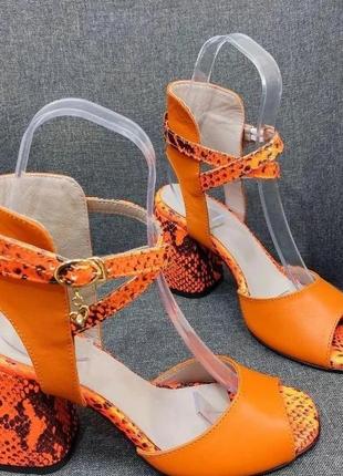 Босоножки цвет на выбор