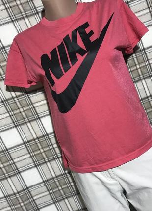 Короткая спортивная футболка nike3 фото