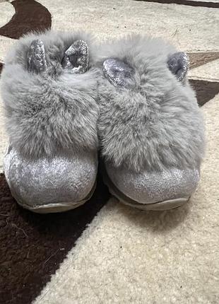 Продам на девочку макасинчики размер 25 кролик