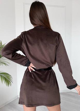 Халат жіночий велюровий коричневий шоколад на довгий рукав з кишенями з чорним поясом теплий якісний3 фото
