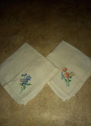 Вінтаж, хусточки з вишивкою