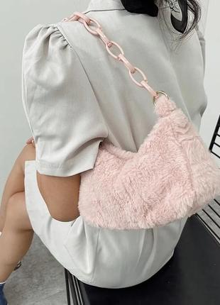 Светло-розовая плюшевая сумочка3 фото