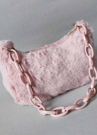Светло-розовая плюшевая сумочка8 фото