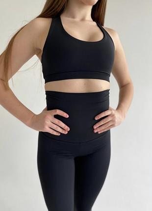 Чорні лосіни з високим поясом