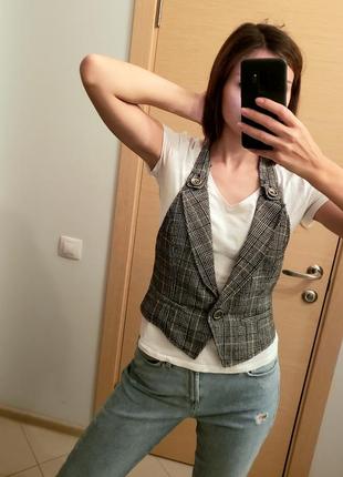 Стильний жилет, жилетка на сорочку в клітинку