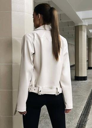 Біла молочна шкіряна куртка курточка косуха3 фото