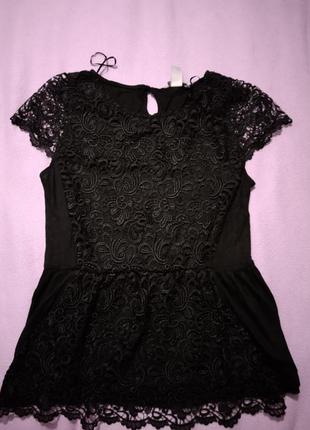 Жіноча блузка з мереживом