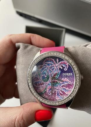 Стильные часы guess с розовым ремешком каучук5 фото