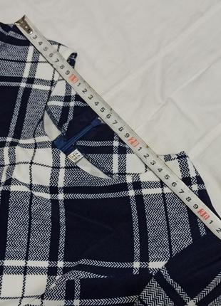 Синее длинное платье в клетку