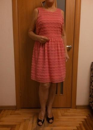 Хорошенькое кружевное платье. размер 16.