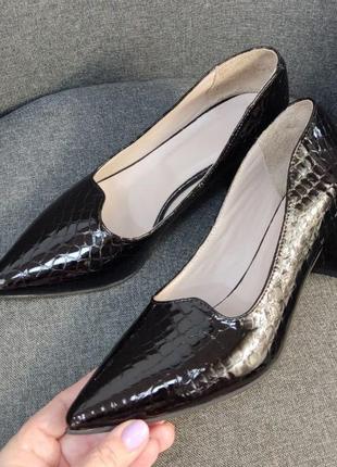 Изысканные волнистые туфли sonya натуральная кожа замш питон 35-412 фото