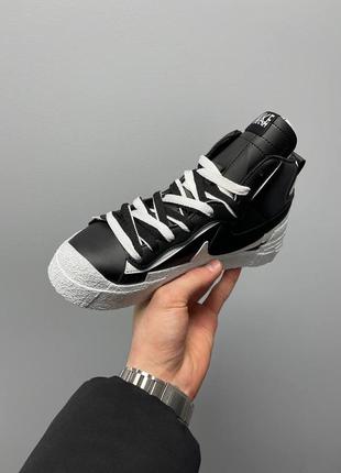 Стильные женские высокие кроссовки nike blazer mid x sacai black white чёрные с белым10 фото