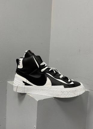 Стильные женские высокие кроссовки nike blazer mid x sacai black white чёрные с белым8 фото