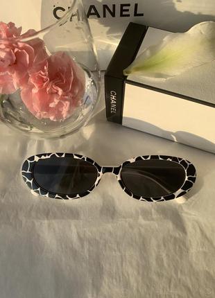 Тренд вузькі овальні окуляри чорні білі сонцезахисні очки ретро2 фото