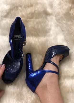 Босоножки moschino