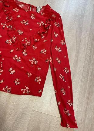 Шикарная красная натуральная блузка вискоза с рюшами в цветочный принт forever 212 фото