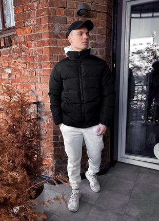 Мужская классическая куртка / базовая однотонная черная куртка на осень - весну - зиму