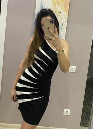 Продам бандажное платье marciano guess3 фото