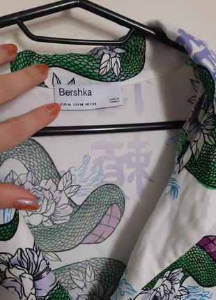 Сатиновая рубашка блуза с принтом "дракон" bershka3 фото