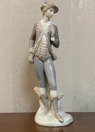 Фарфоровая статуэтка lladro «земляк».