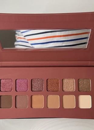 Палетка тіней illamasqua nude collection unveiled artistry palette