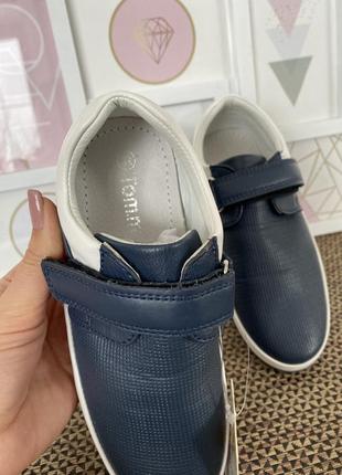 Туфлі , мокасіни
