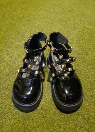 Туфлі лакові для дівчинки 29 розмір 🌺