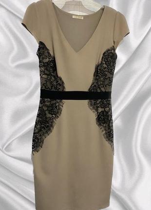 Красивое бежевое платье с гипюром , по фигуре , размер 38