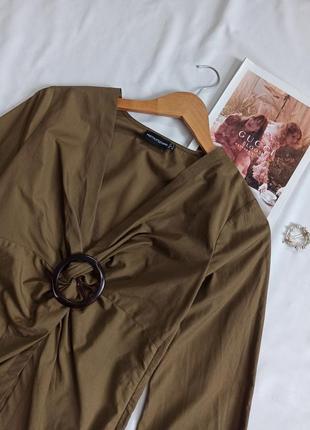 Блуза/рубашка цвета хаки с кольцом2 фото