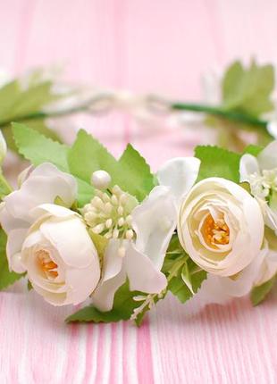 Вінок віночок з квітами білий