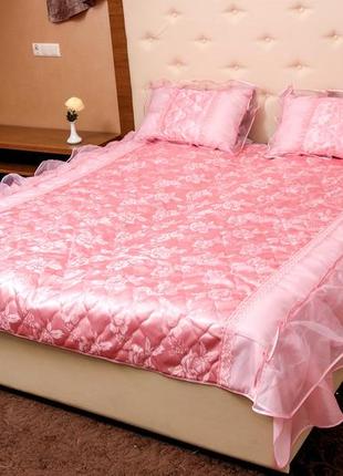 Покрывало атласное розовое 180*200 и подушки 50*70