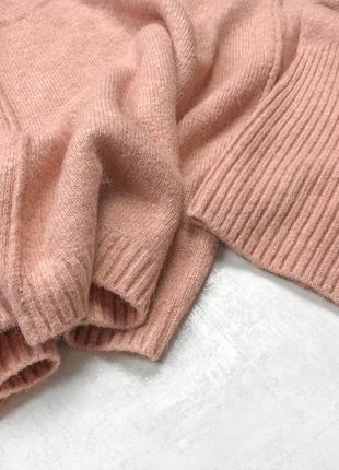 Стильный мягусенький укороченный свитерок нюдово-кораллового цвета с широкими рукавами3 фото