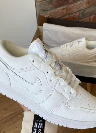 Женские кожаные кроссовки nike air jordan 1 retro low white#найк