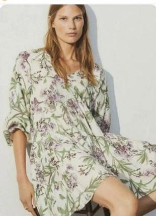 Яркое платье в цветочный принт h&m