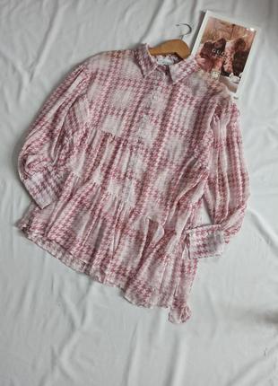 Розовая удлиненная асимметричная блуза в принт гусиная лапка2 фото