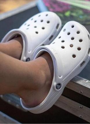 Сабо crocs classic clog white жіночі крокси білі
