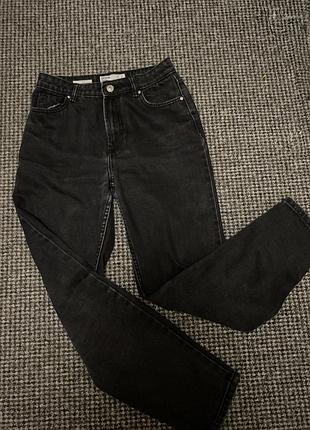 Джинсы mom