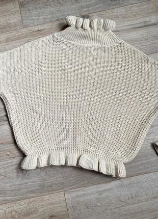 Укорочений светр із рюшами кроп топ білий базовий