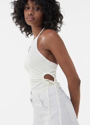 Білий боді з відкритою спиною
